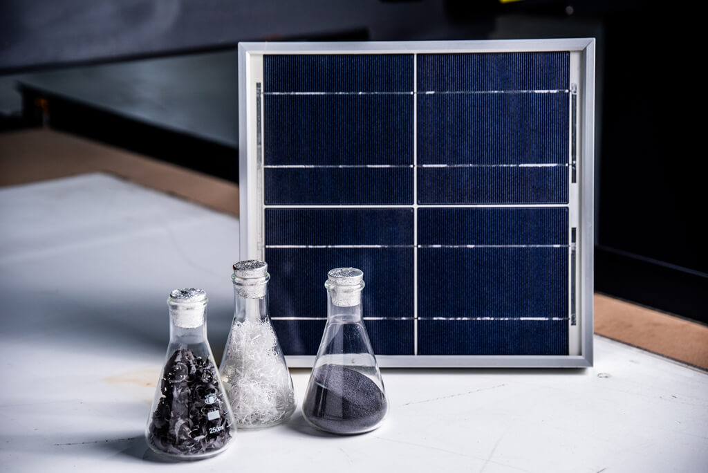 鴻躉與國立臺南大學成立「太陽能電池循環經濟產業聯盟」，串聯光電產業上中下游，推動太陽能板回收料高值應用，打造綠色再生鏈。