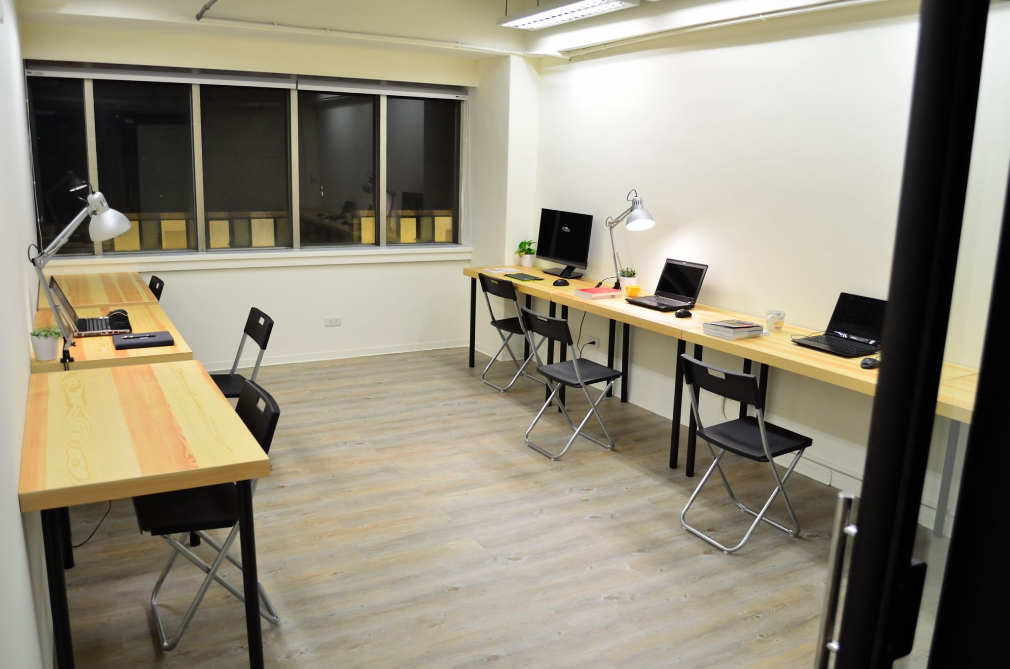 KICK OFF Coworking Space 7-8人辦公室