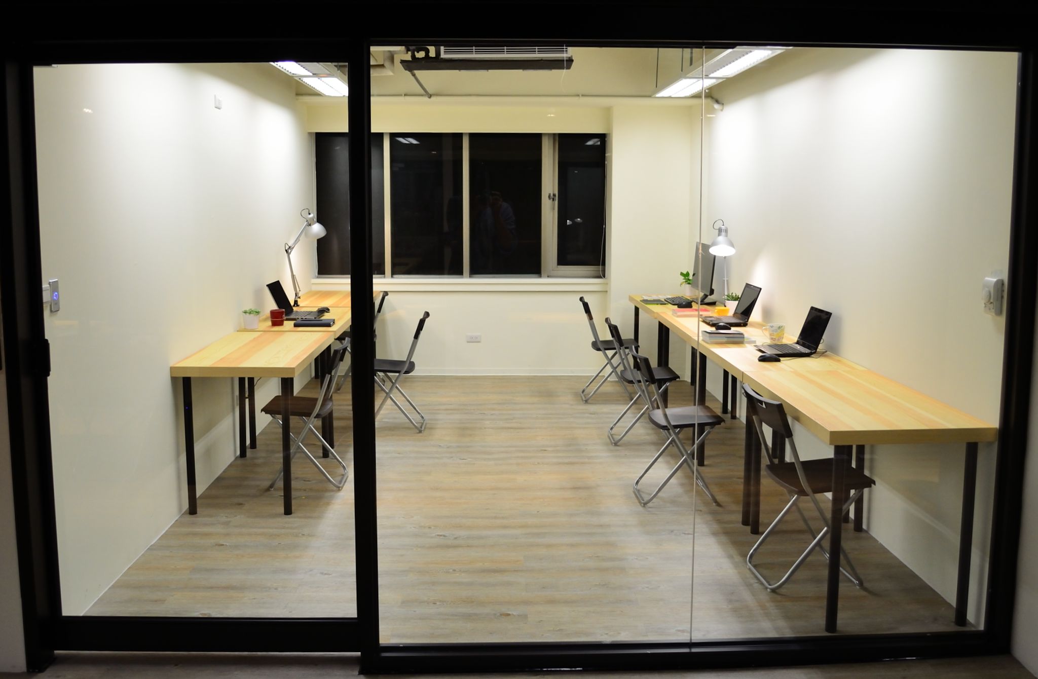 KICK OFF Coworking Space 7-8人辦公室