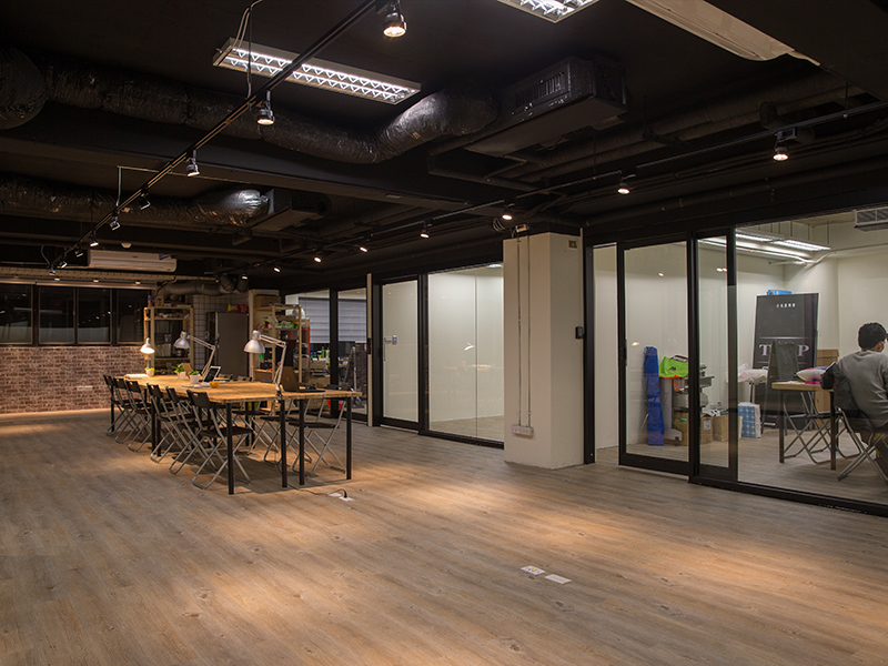 KICK OFF Coworking Space 共同工作空間