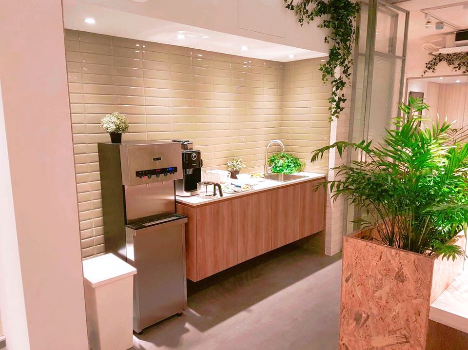 免費供應茶水咖啡餐點