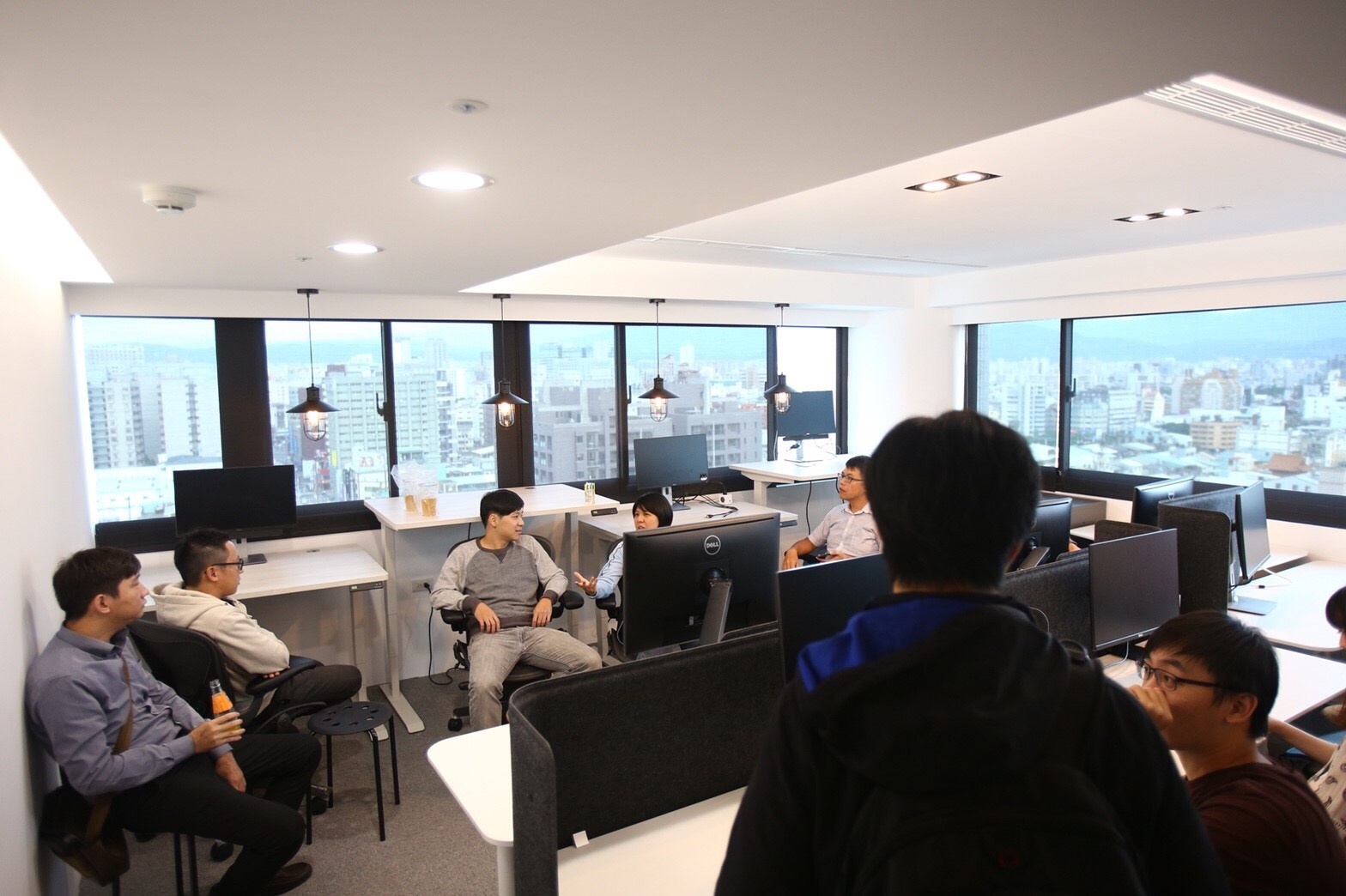支持社群交流及國外先進技術引進
