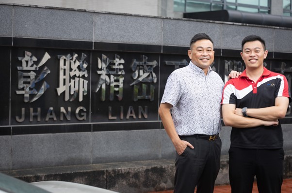 模具裡充滿熱情 澆道上都是細膩