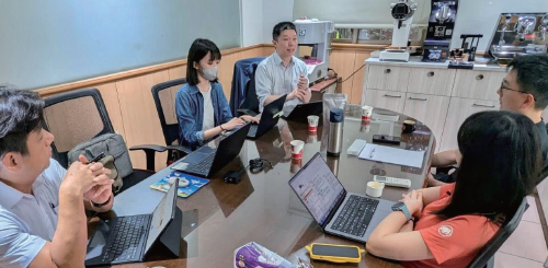為材料作身分證 每一個分子 都誠實發光